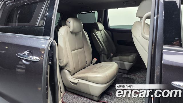 Kia Canival 2019 — photo 18