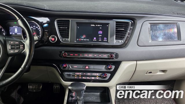 Kia Canival 2019 — photo 20