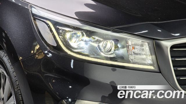 Kia Canival 2019 — photo 8