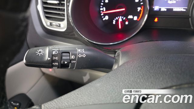 Kia Canival 2019 — photo 35