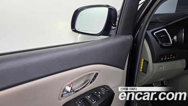 Kia Canival 2019 — photo 36