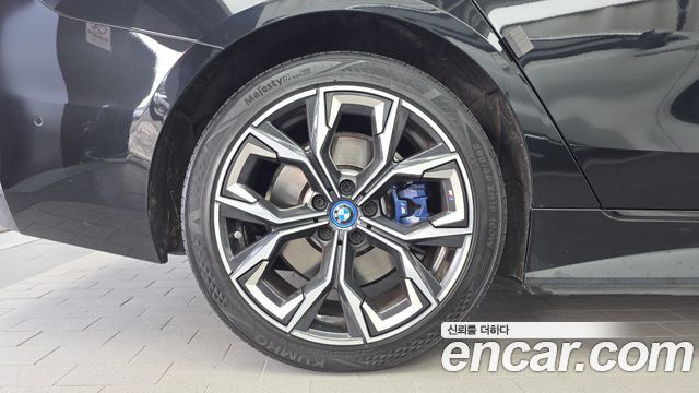 BMW i4 2023 — photo 5