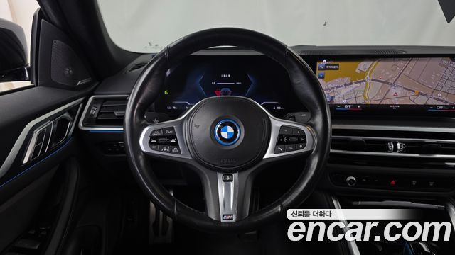 BMW i4 2023 — photo 19