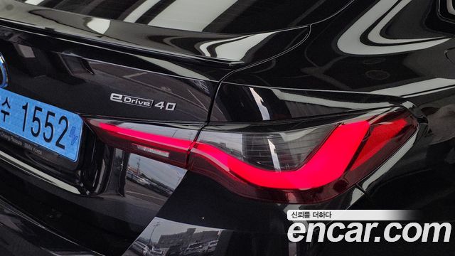 BMW i4 2023 — photo 9