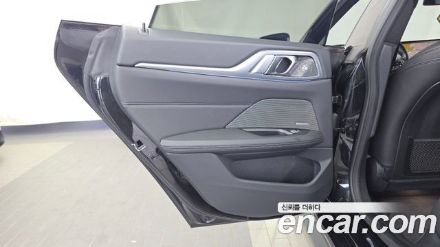 BMW i4 2023 — photo 15