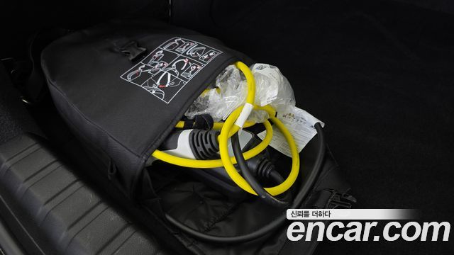 BMW i4 2023 — photo 16