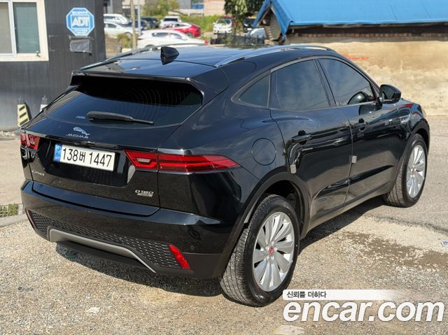 Jaguar E-PACE 2019 — photo 4