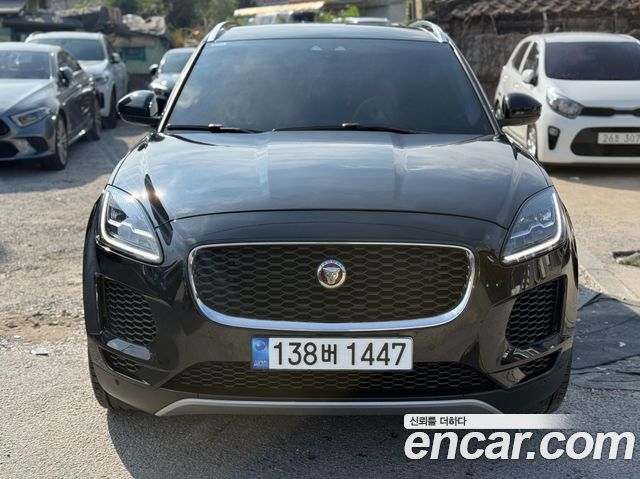 Jaguar E-PACE 2019 — photo 9