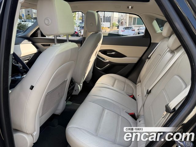 Jaguar E-PACE 2019 — photo 10