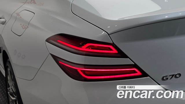 Genesis G70 2023 — photo 9