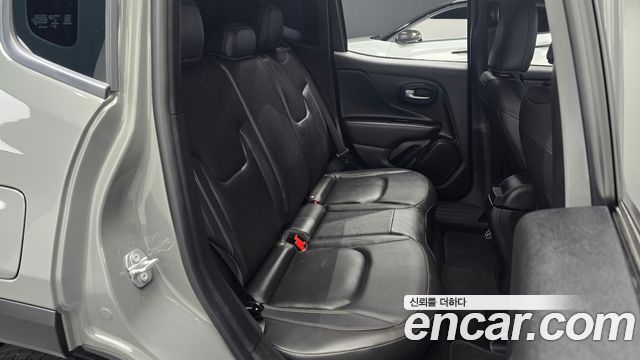 Jeep Renegade 2020 — photo 16