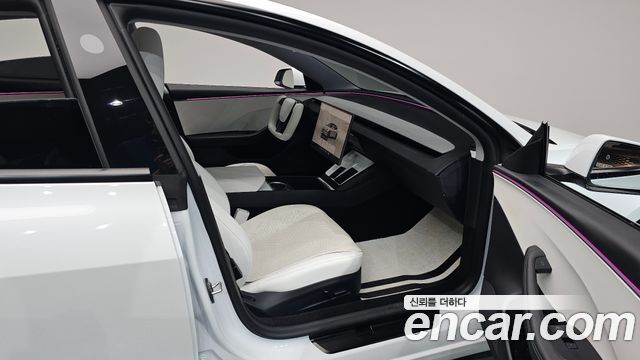 Tesla Model 3 2025 — photo 17