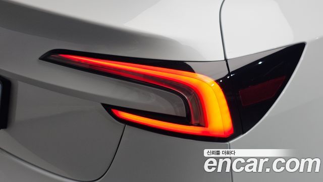 Tesla Model 3 2025 — photo 9