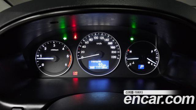 Hyundai Starex 2019 — photo 11
