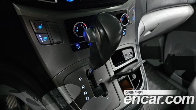 Hyundai Starex 2019 — photo 12