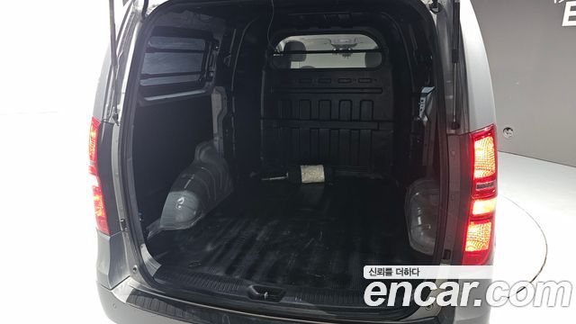 Hyundai Starex 2019 — photo 26