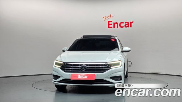 Volkswagen Jetta 2021 — photo 3