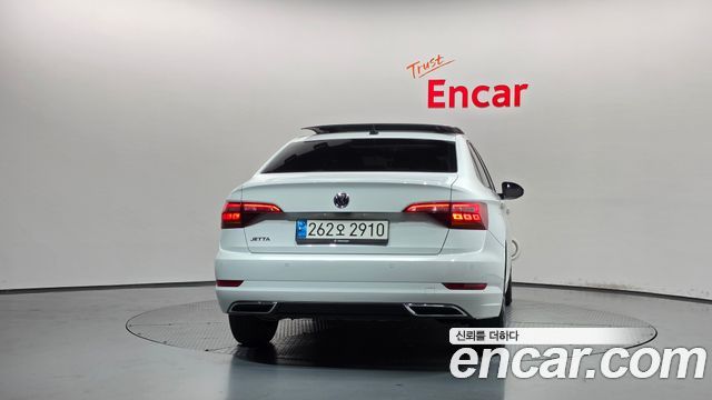 Volkswagen Jetta 2021 — photo 4