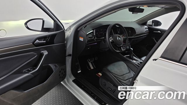 Volkswagen Jetta 2021 — photo 13