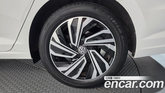 Volkswagen Jetta 2021 — photo 7