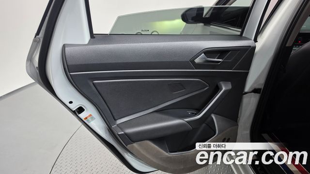 Volkswagen Jetta 2021 — photo 15