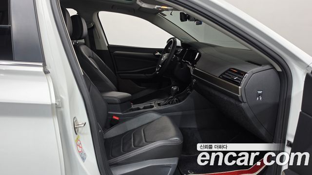 Volkswagen Jetta 2021 — photo 16