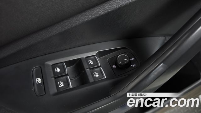 Volkswagen Jetta 2021 — photo 30