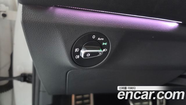 Volkswagen Jetta 2021 — photo 32