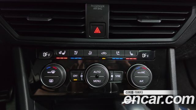 Volkswagen Jetta 2021 — photo 33