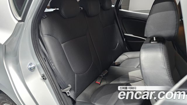 Hyundai Accent 2017 — photo 17
