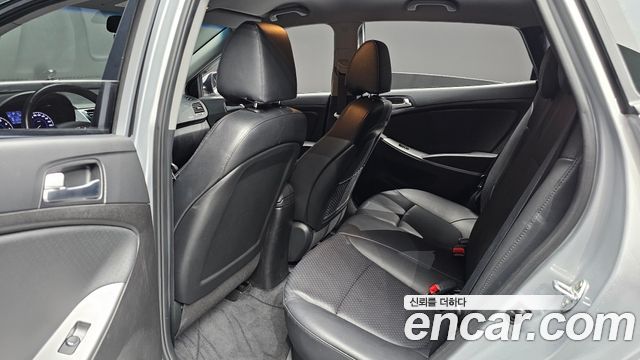 Hyundai Accent 2017 — photo 18