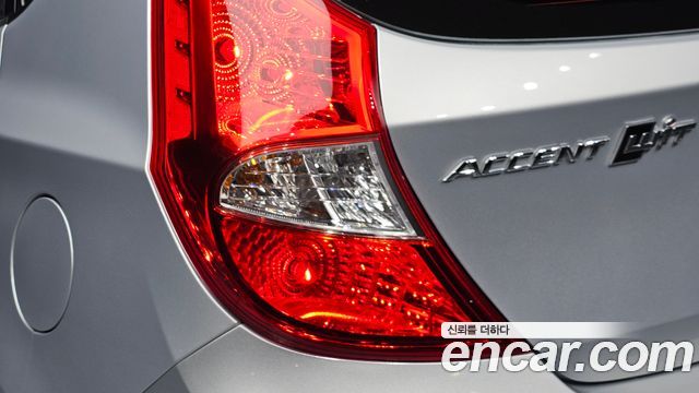 Hyundai Accent 2017 — photo 9