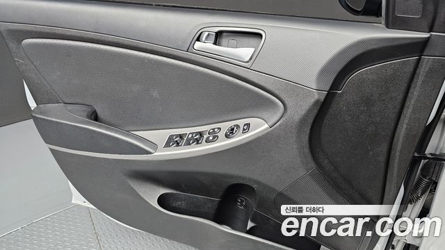 Hyundai Accent 2017 — photo 14