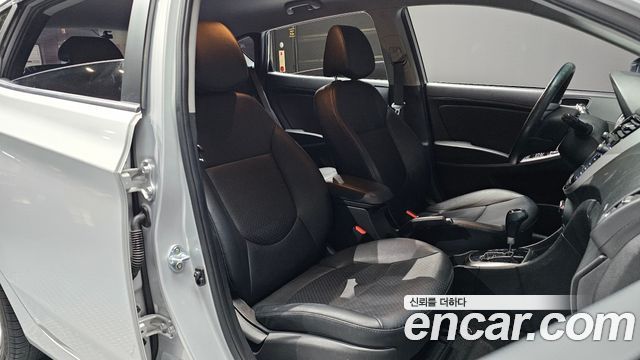 Hyundai Accent 2017 — photo 16