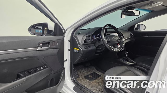 Hyundai AVANTE 2019 — photo 10