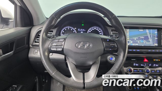 Hyundai AVANTE 2019 — photo 13