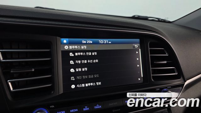 Hyundai AVANTE 2019 — photo 15