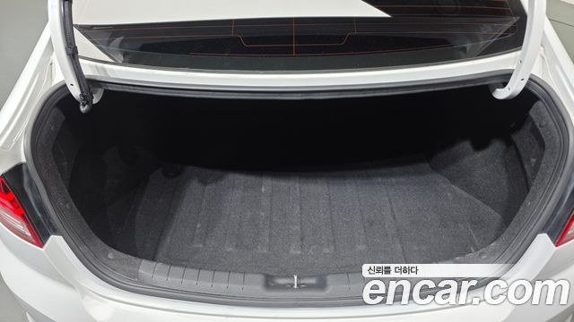 Hyundai AVANTE 2019 — photo 20
