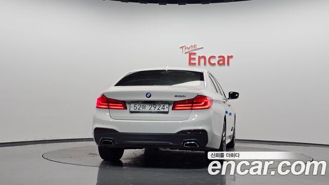 BMW 5-Series 2018 — photo 4