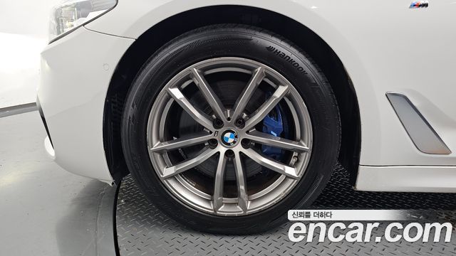 BMW 5-Series 2018 — photo 5