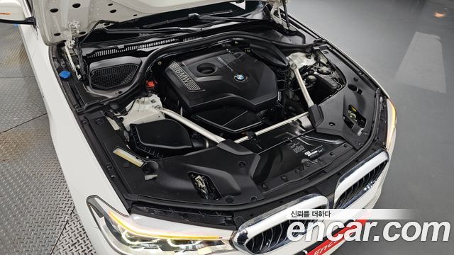 BMW 5-Series 2018 — photo 6
