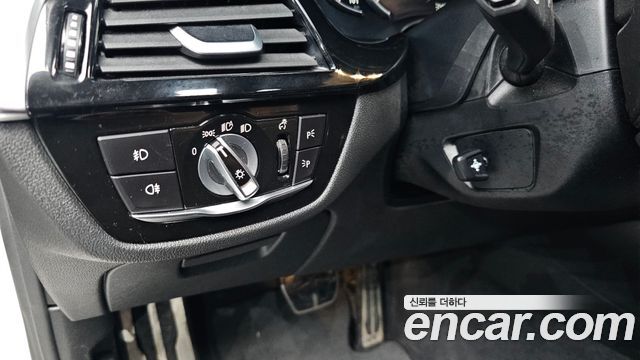 BMW 5-Series 2018 — photo 20
