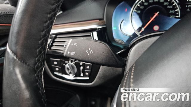 BMW 5-Series 2018 — photo 21