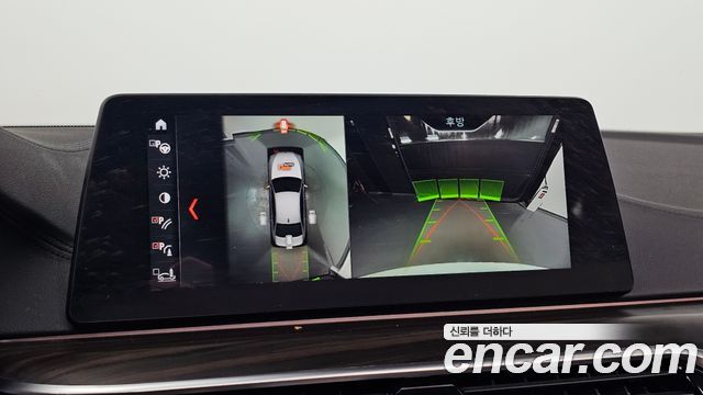 BMW 5-Series 2018 — photo 26