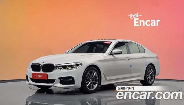 BMW 5-Series 2018 — photo 1