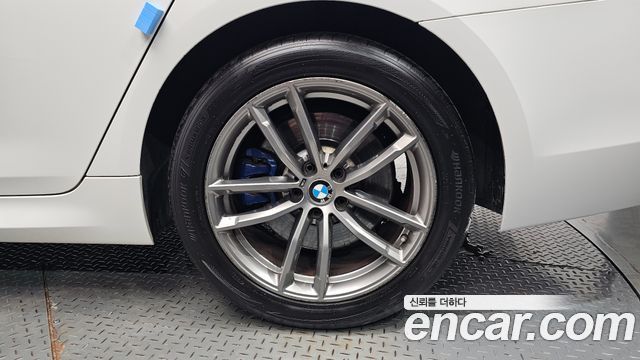 BMW 5-Series 2018 — photo 7