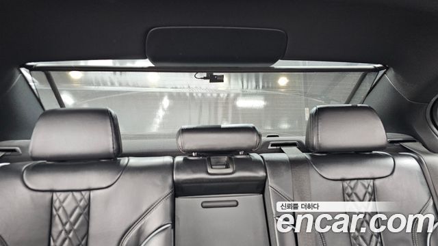 BMW 5-Series 2018 — photo 32