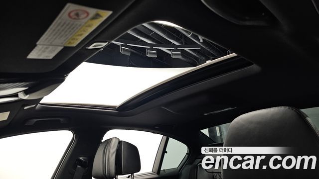 BMW 5-Series 2018 — photo 34