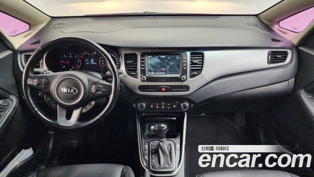 Kia Carens 2018 — photo 10
