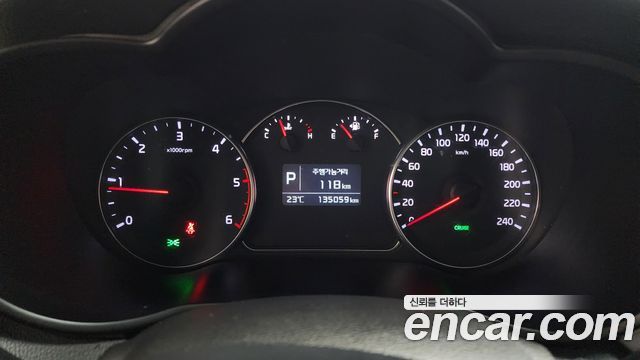 Kia Carens 2018 — photo 11